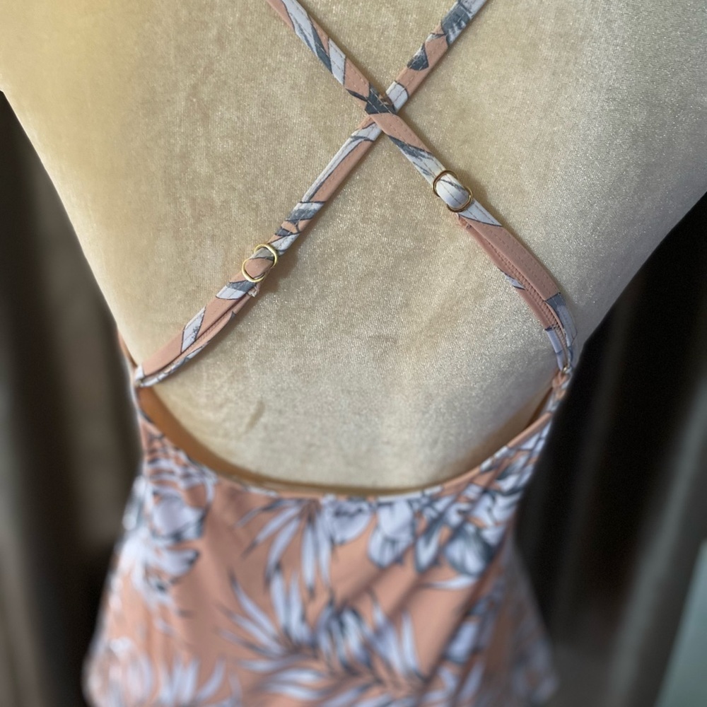 NWOT Swim Top by Cremieux in peach and gray floral. - Picture 3 of 5